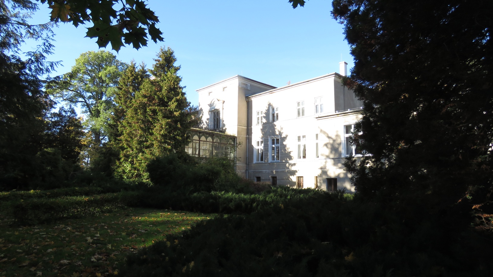 Widok na pałac w Żelisławkach od strony płd.-wsch