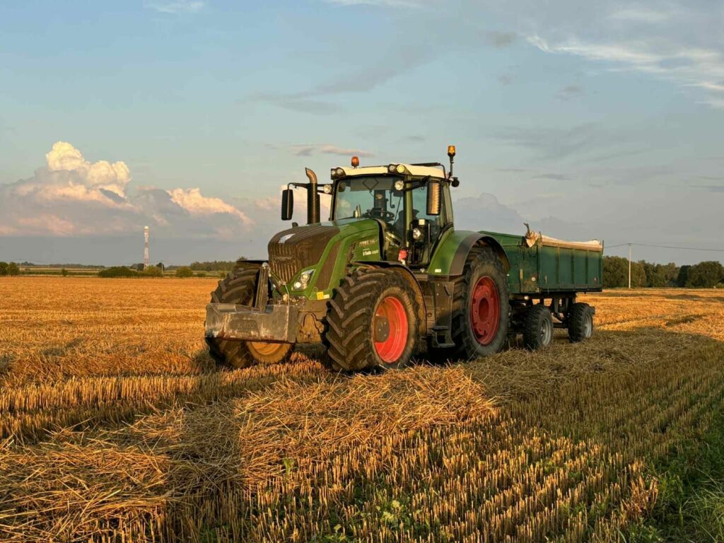 Gosp. Pulki - zbiór pszenicy oz. RZD Kępa