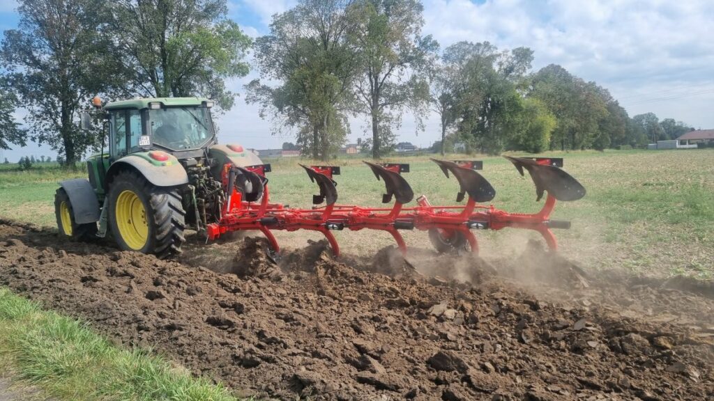 RZD Błonie-Topola - oranie pola