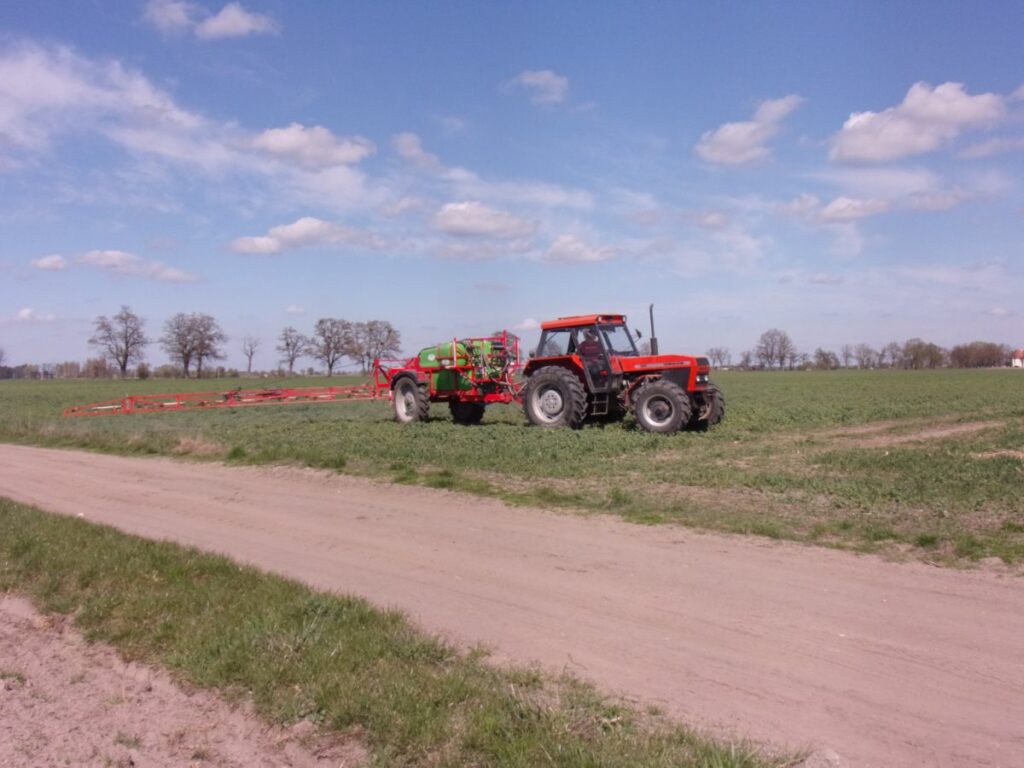RZD Baborówko - zabiegi środkami ochrony roślin w rzepaku (K. Kubsik)